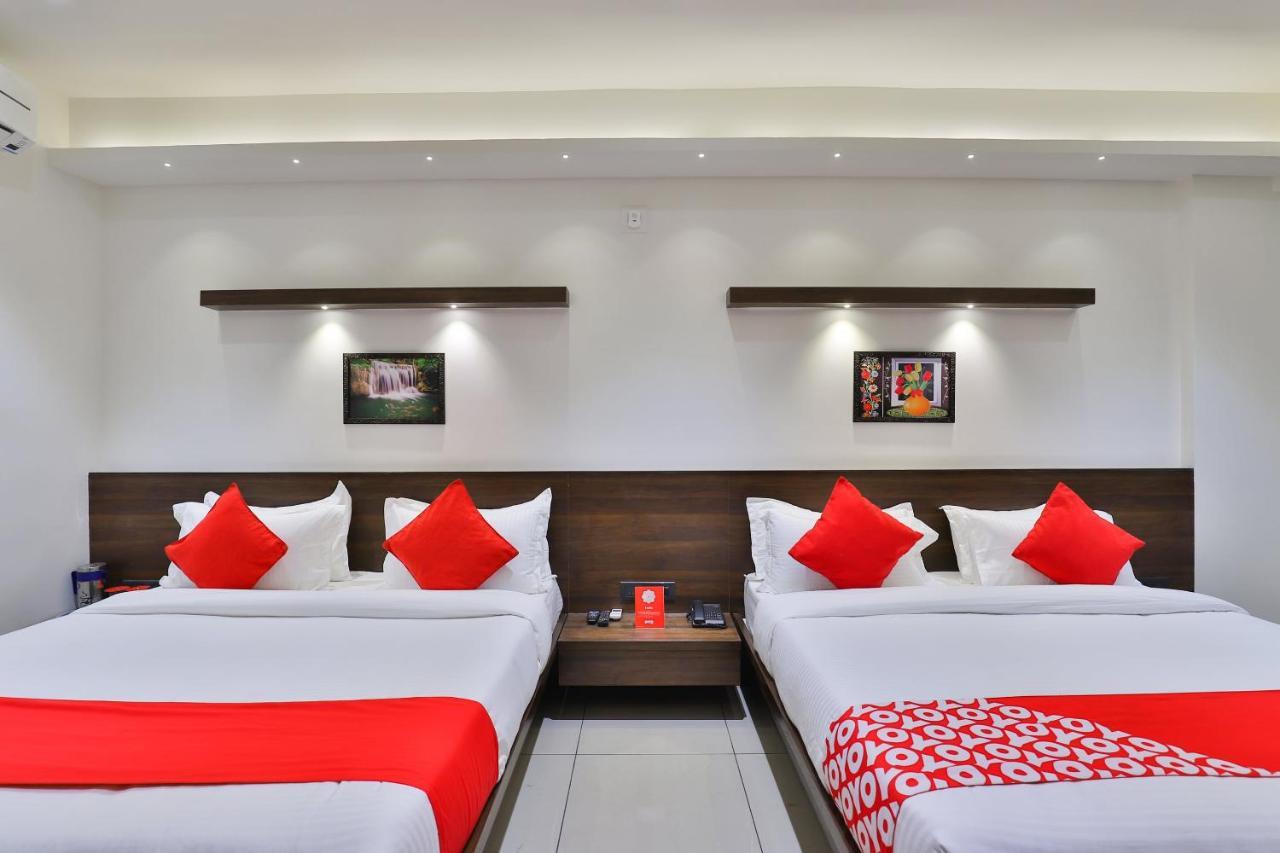 Oyo 16604 Hotel Sparsh Inn Ahmedabad Buitenkant foto