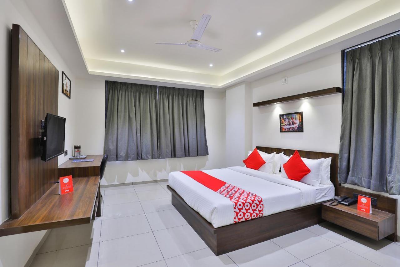 Oyo 16604 Hotel Sparsh Inn Ahmedabad Buitenkant foto