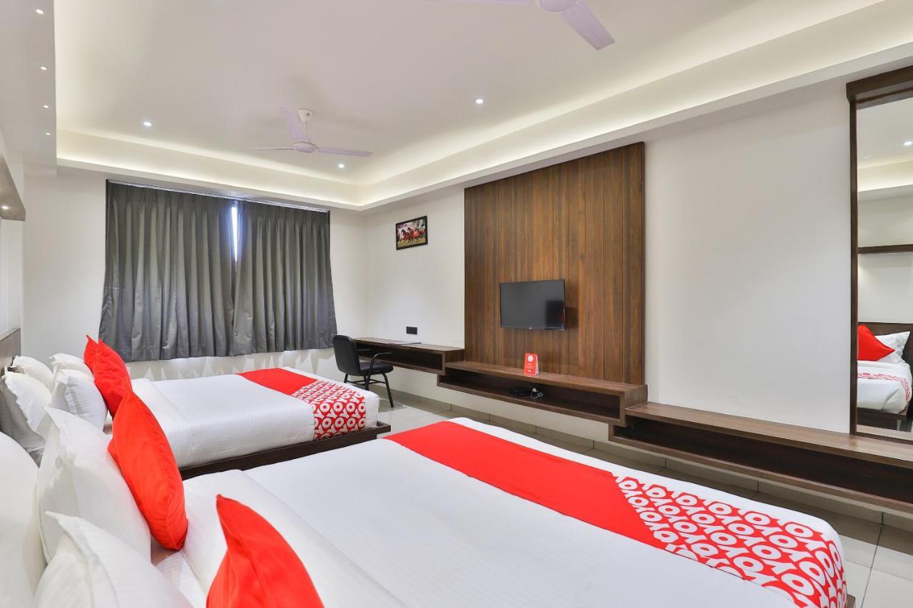 Oyo 16604 Hotel Sparsh Inn Ahmedabad Buitenkant foto
