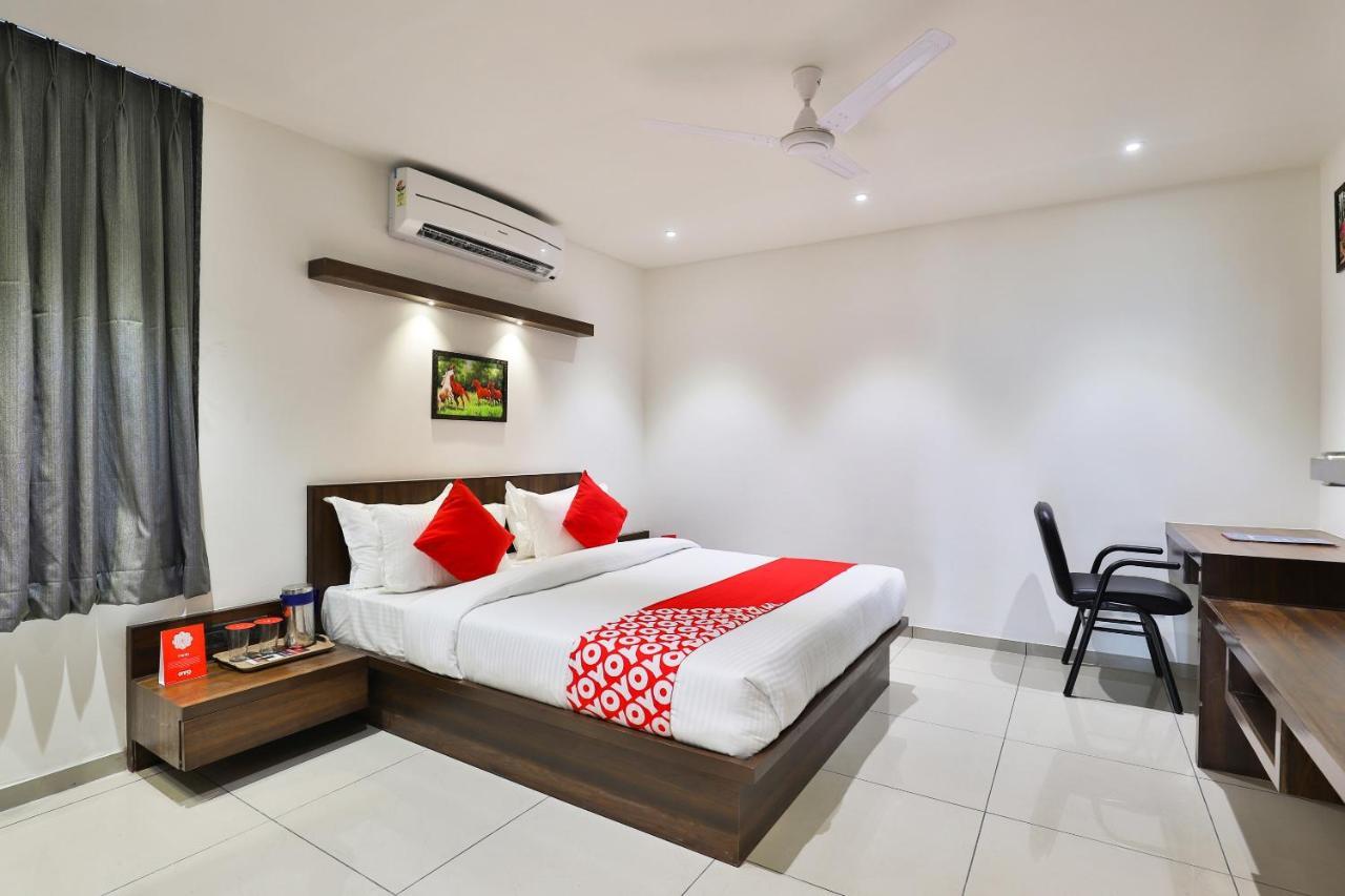 Oyo 16604 Hotel Sparsh Inn Ahmedabad Buitenkant foto