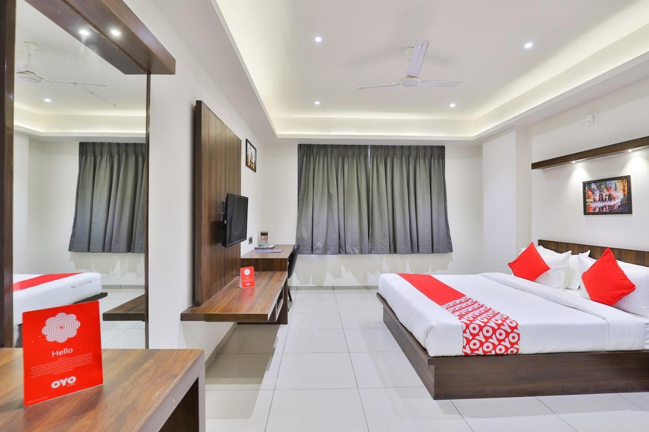 Oyo 16604 Hotel Sparsh Inn Ahmedabad Buitenkant foto