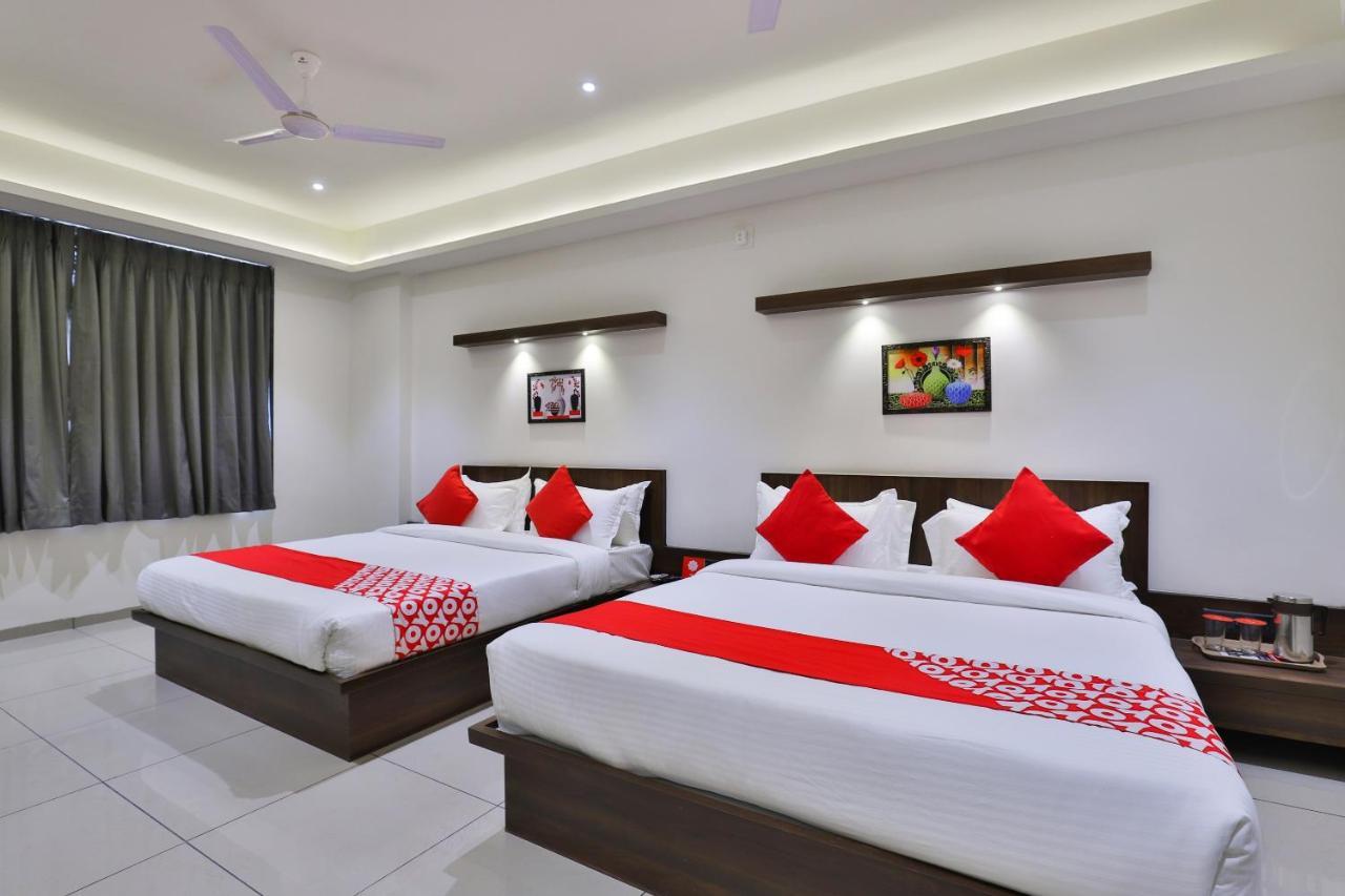 Oyo 16604 Hotel Sparsh Inn Ahmedabad Buitenkant foto