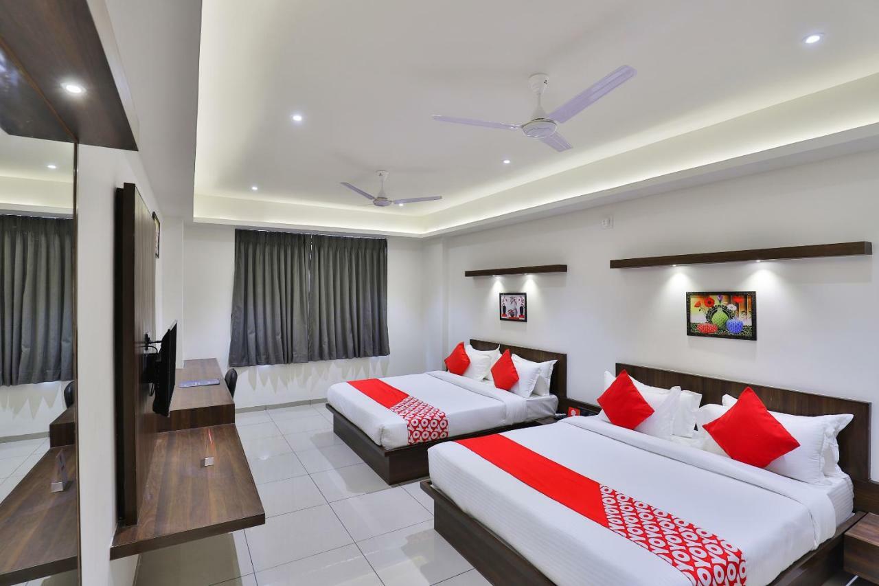 Oyo 16604 Hotel Sparsh Inn Ahmedabad Buitenkant foto