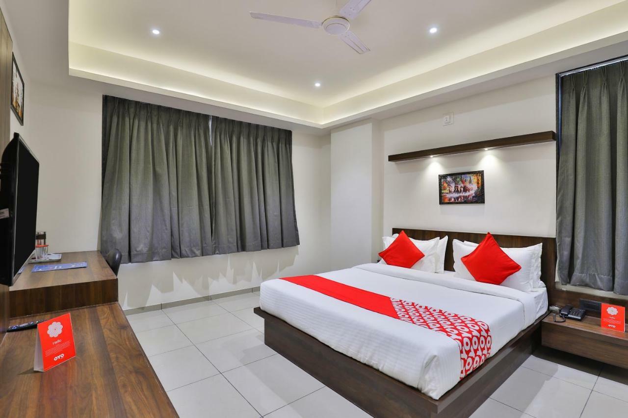 Oyo 16604 Hotel Sparsh Inn Ahmedabad Buitenkant foto