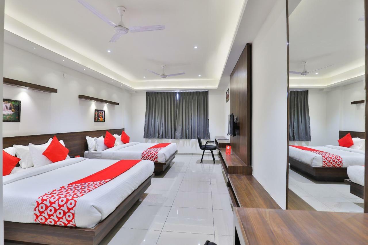 Oyo 16604 Hotel Sparsh Inn Ahmedabad Buitenkant foto